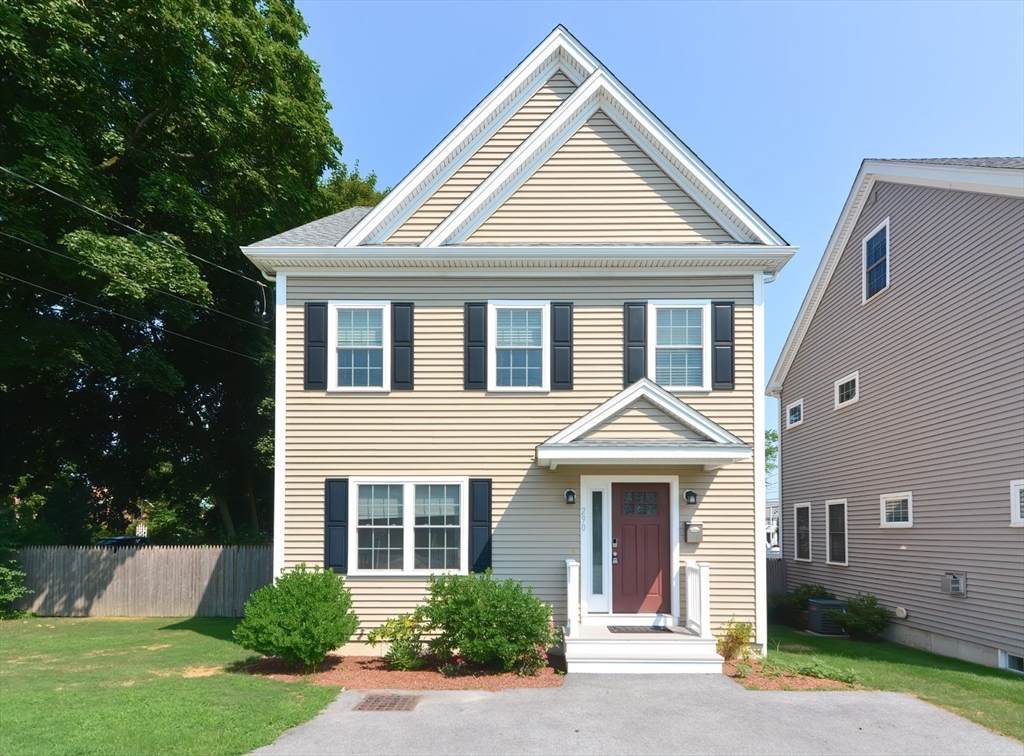 290 Warren St - Photo 1