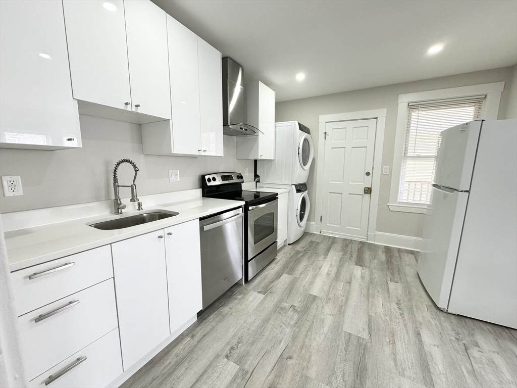 57 Burrell Street - Photo 1