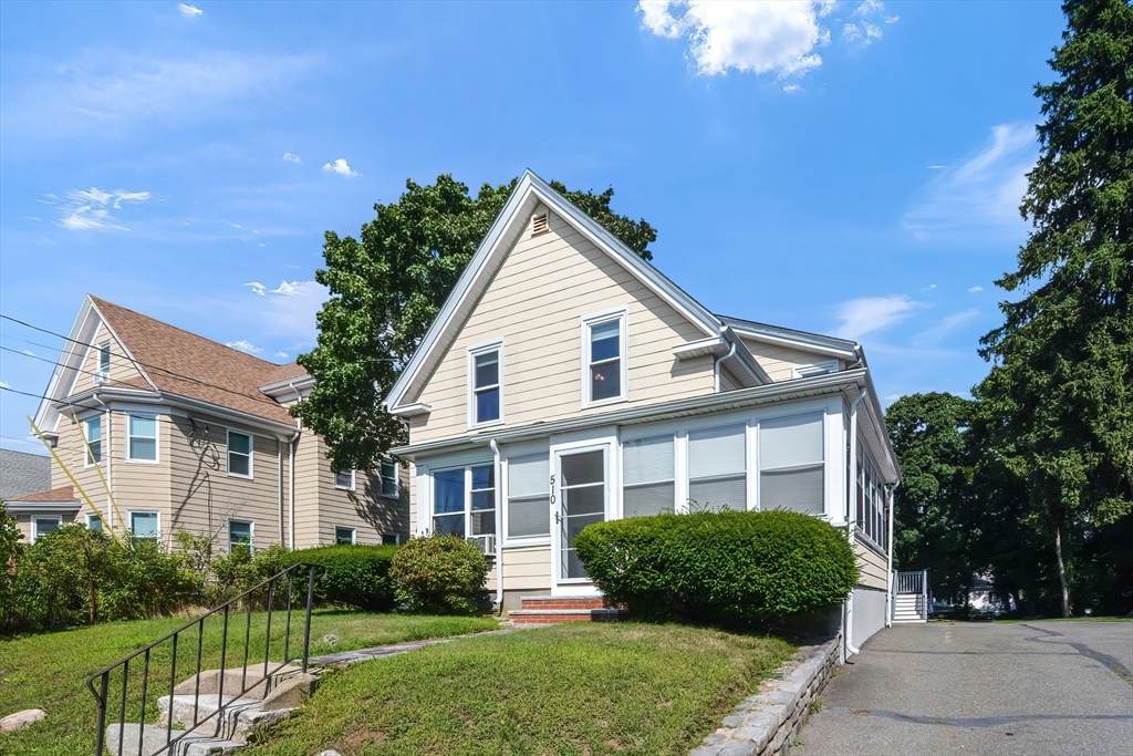 510 Ash St - Photo 1