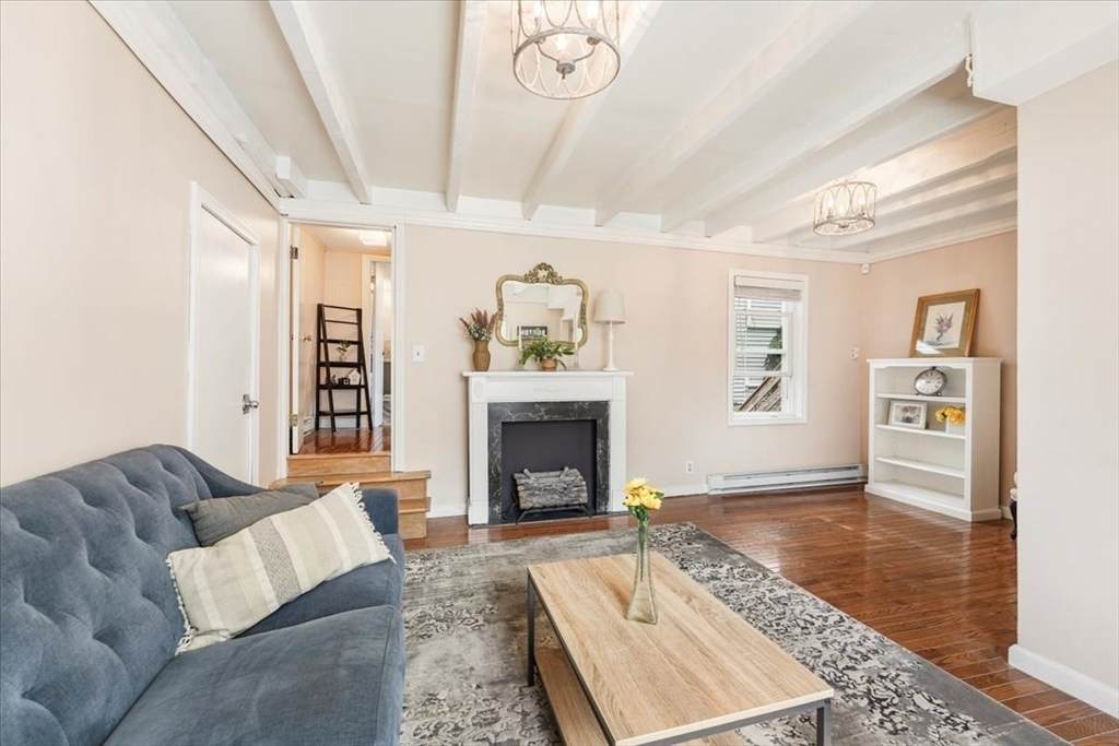 8 Lovis St - Photo 1