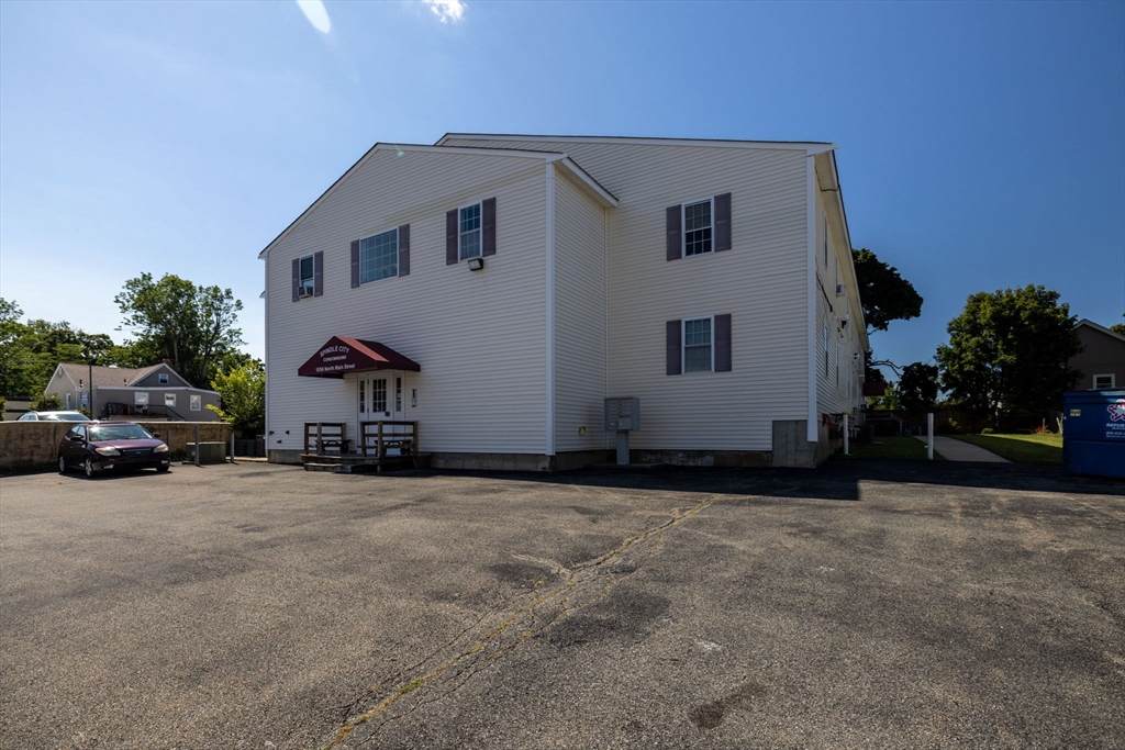 1556 North Main St - Photo 1