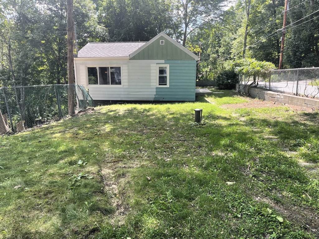 448 Leicester St - Photo 1