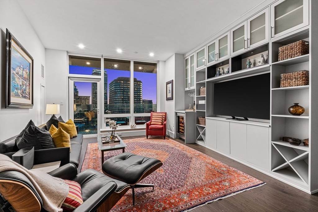 430 Stuart - Photo 1