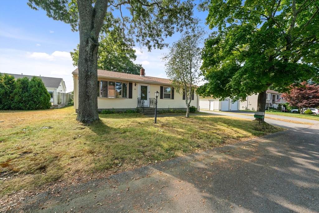 220 Haskell Street - Photo 1