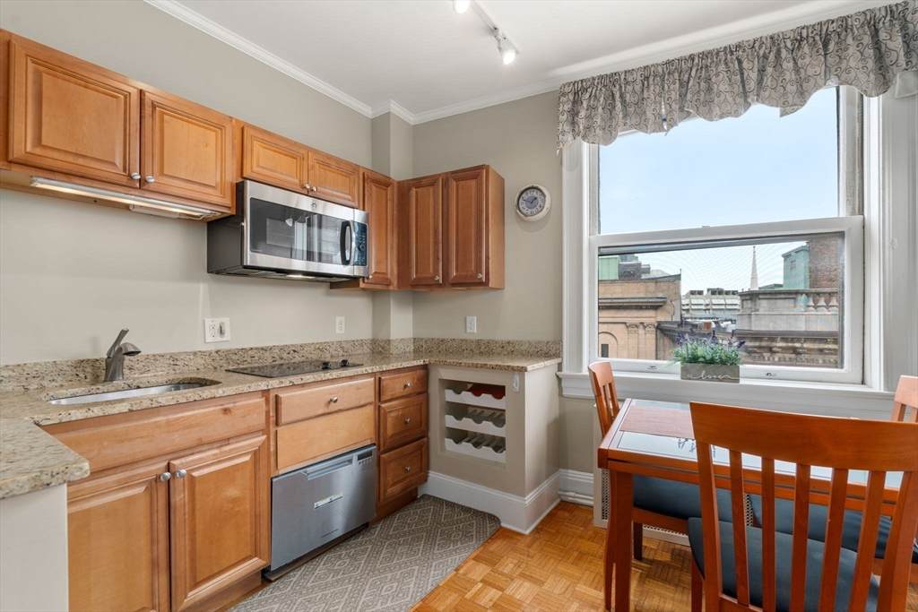 21 Beacon St - Photo 1