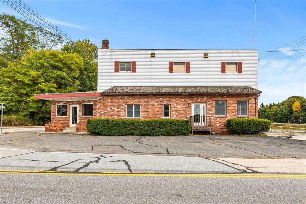 500 Maplewood Ave - Photo 1