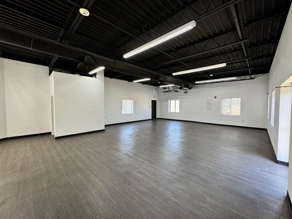 266 Calvary St - Photo 1