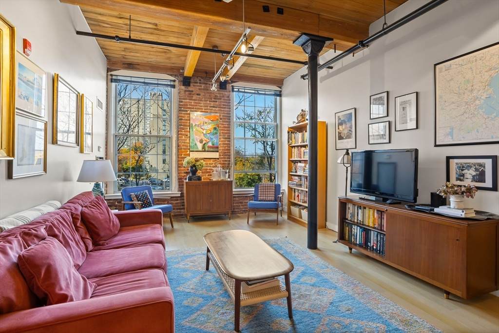 130 John St - Photo 1