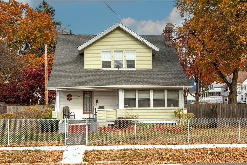 203 W Franklin St - Photo 1