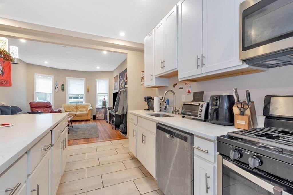 228 Calumet St - Photo 1