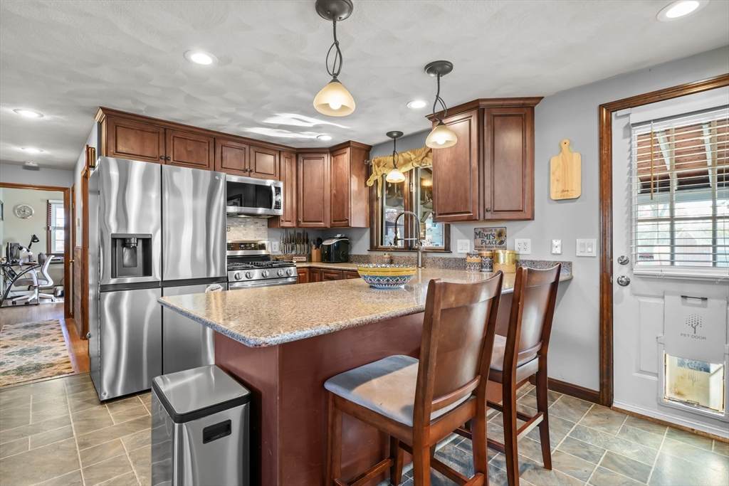 688 Old Warren Rd - Photo 1