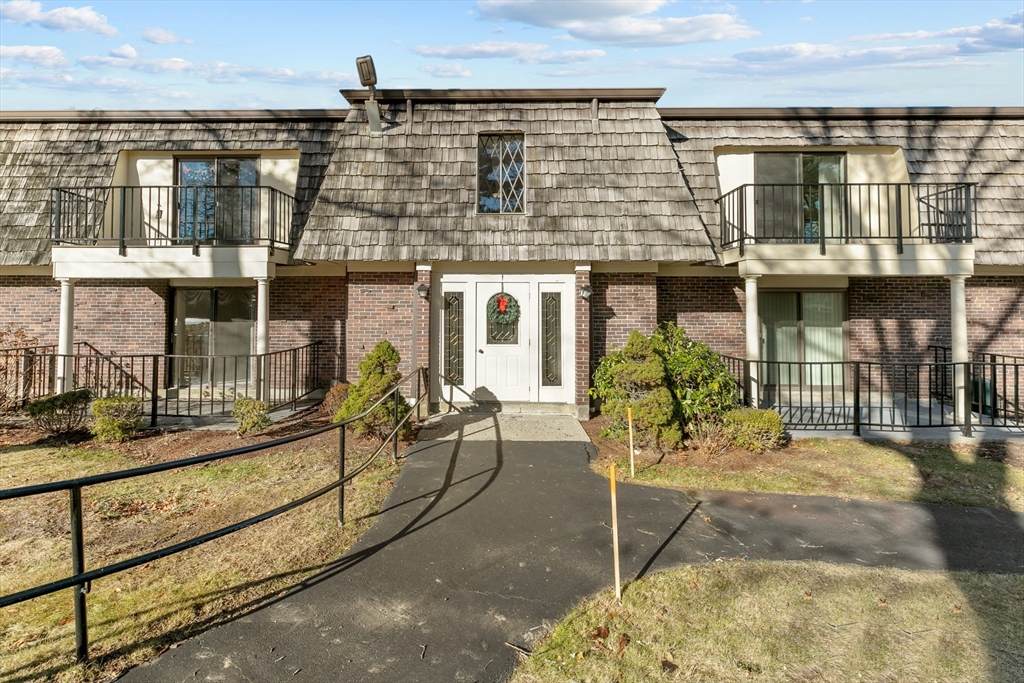 4700 North Main St - Photo 1