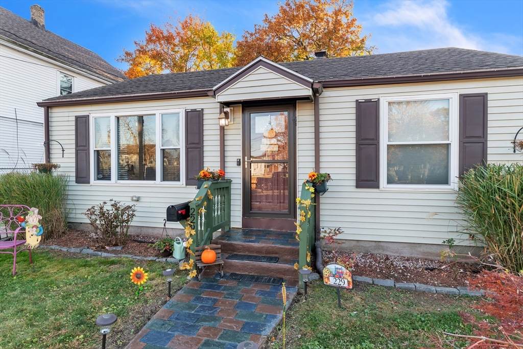 229 East St - Photo 1