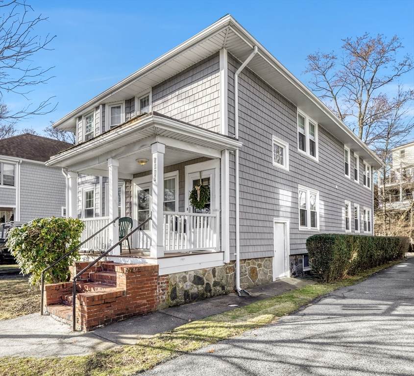 1433 Centre St - Photo 1