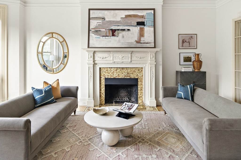 308 Commonwealth Ave - Photo 1