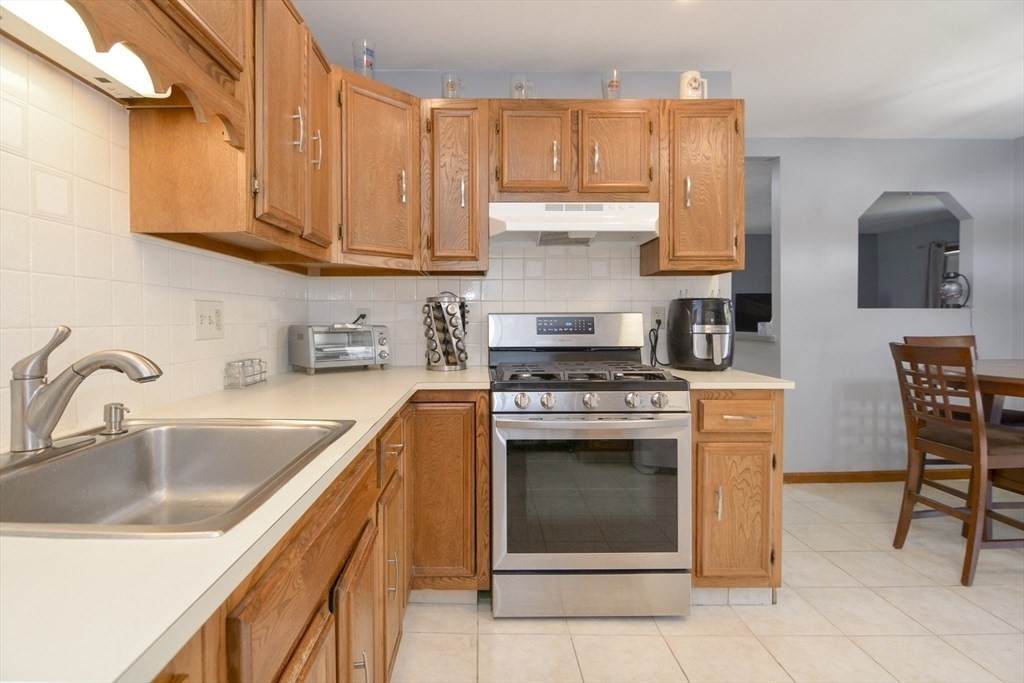 181 Belmont - Photo 1