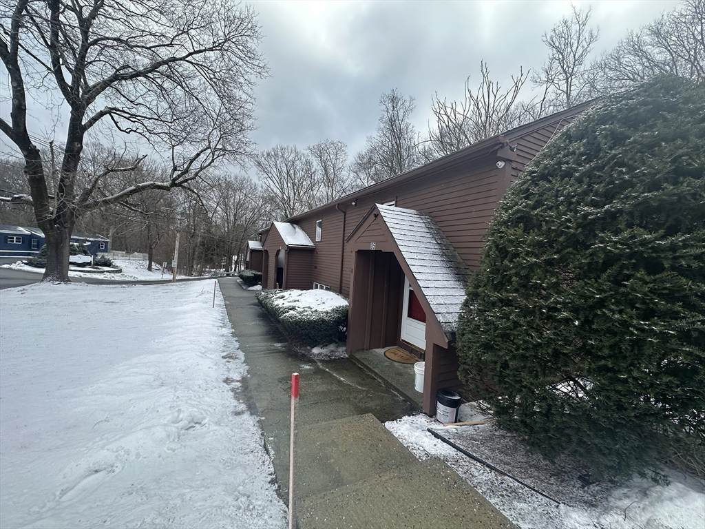 87 Phelps St - Photo 1