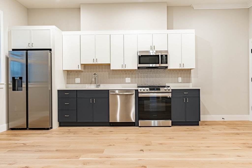 157 Everett St. - Photo 1
