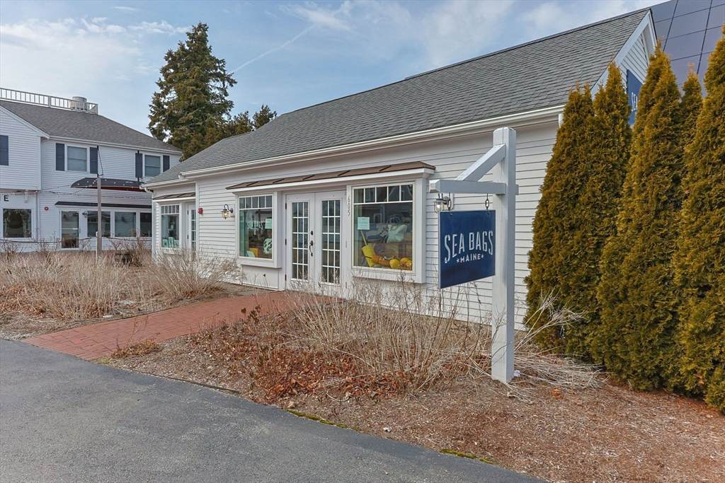 605 Main St - Photo 1