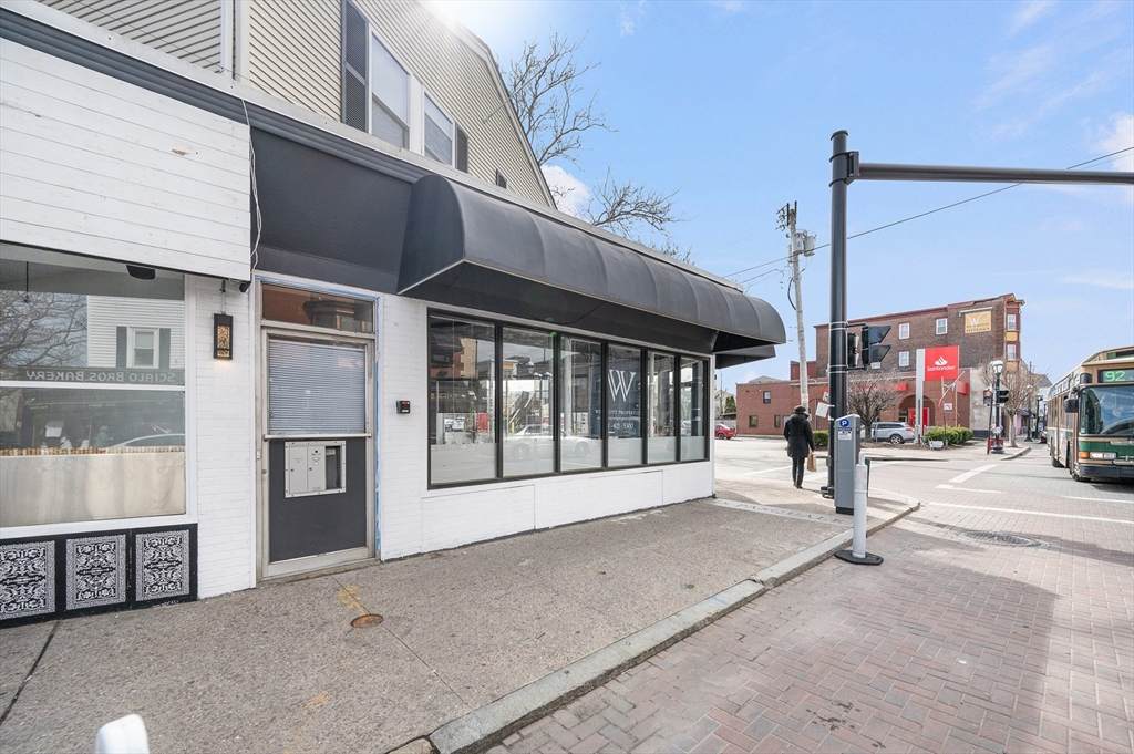 262 Atwells Ave - Photo 1