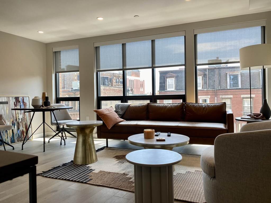 244 Hanover St - Photo 1