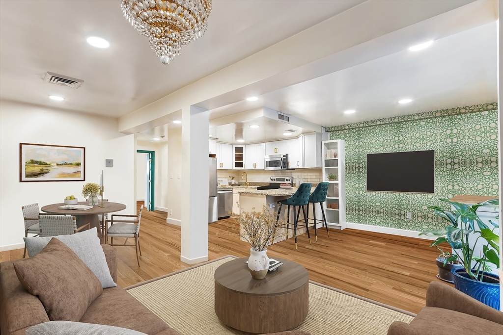 197 Commonwealth - Photo 1
