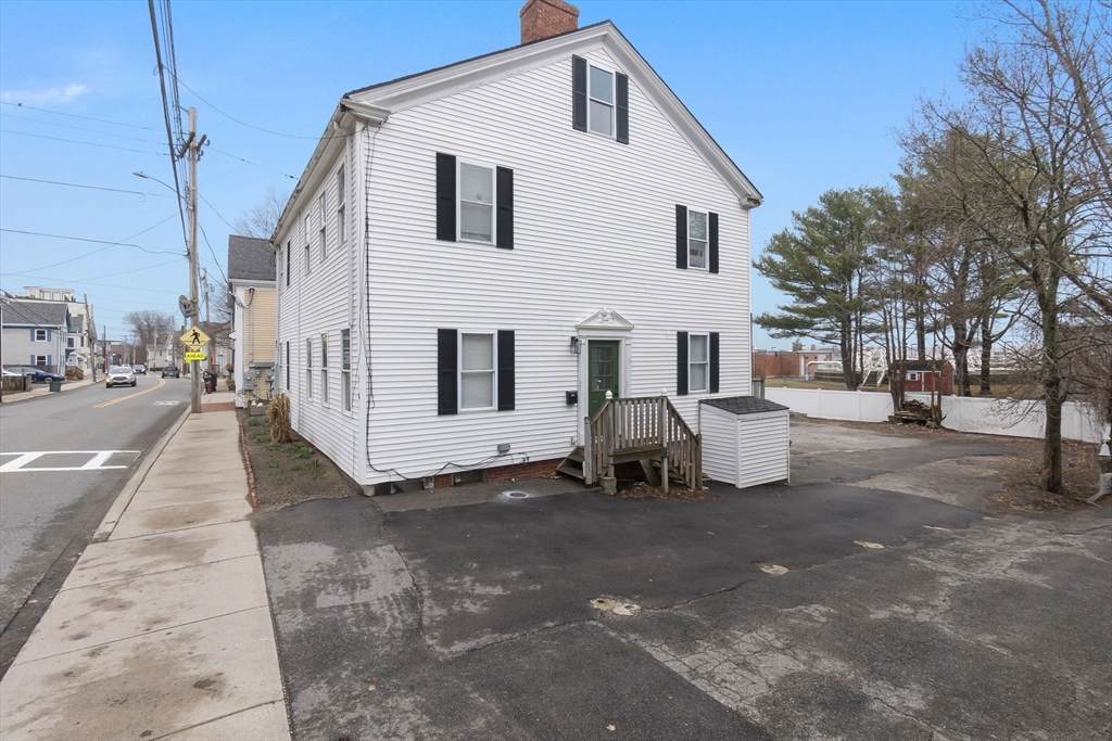 129-135 Water St - Photo 1