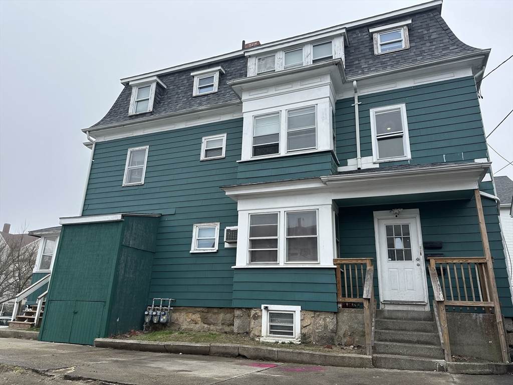 872 Plymouth Ave - Photo 1