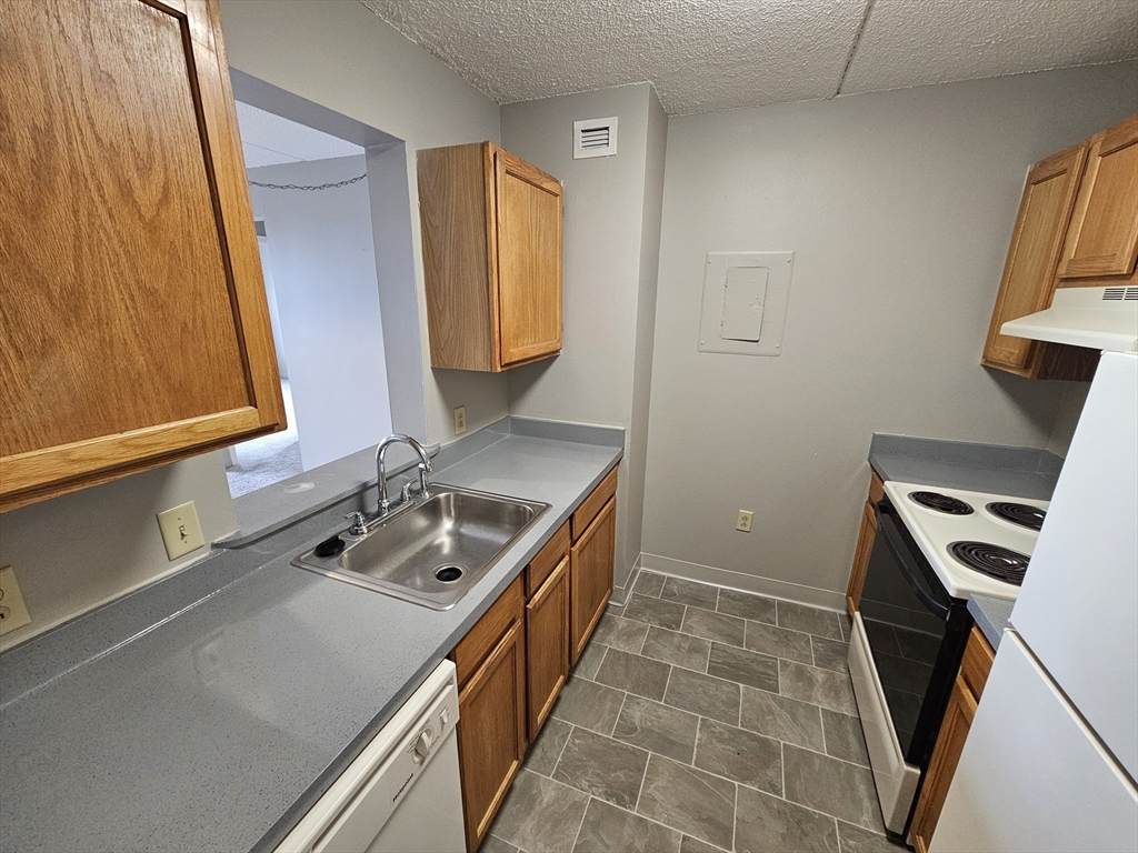 1 South Point Drive - Photo 1