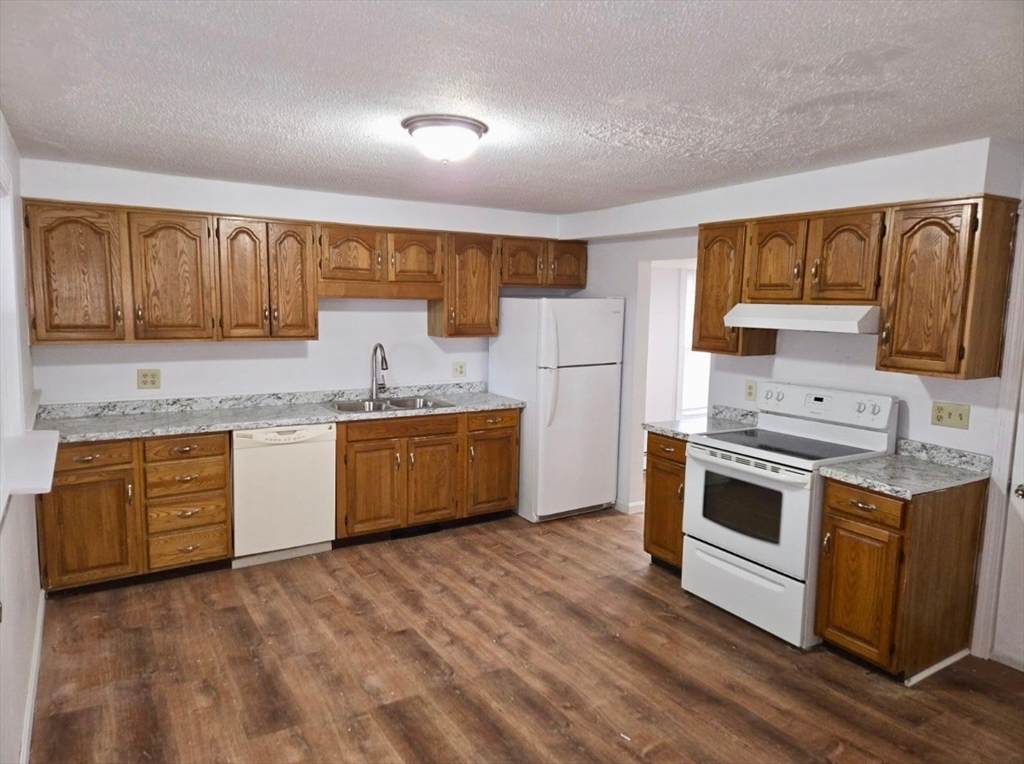 42 Salem St - Photo 1