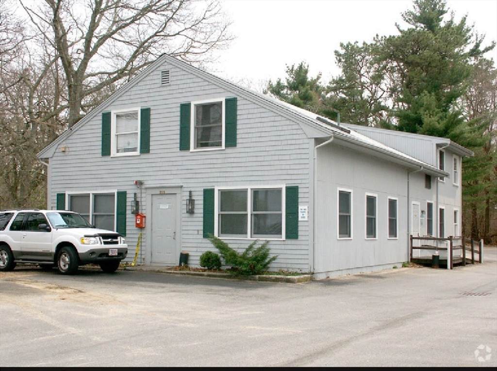 215 Sandwich Rd - Photo 1