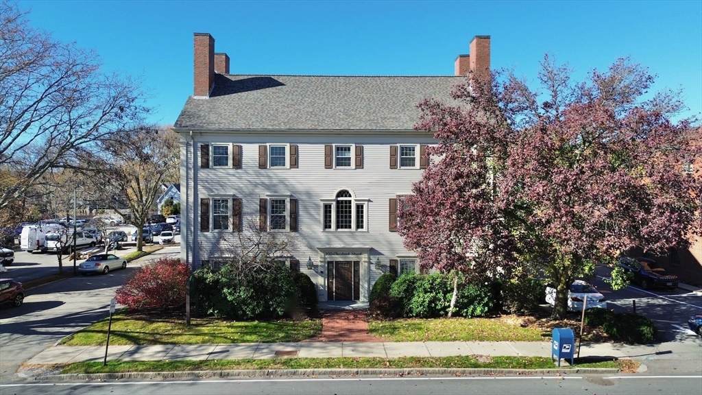 105 Chestnut St - Photo 1
