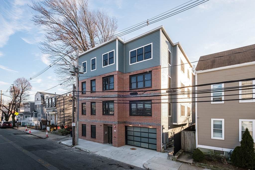 121 Addison - Photo 1