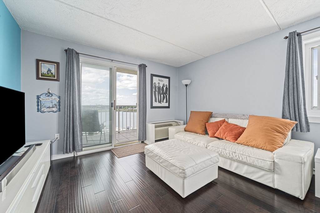 200 Cove Way - Photo 1