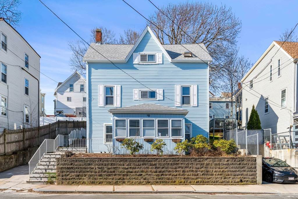 93 Bellingham Ave - Photo 1