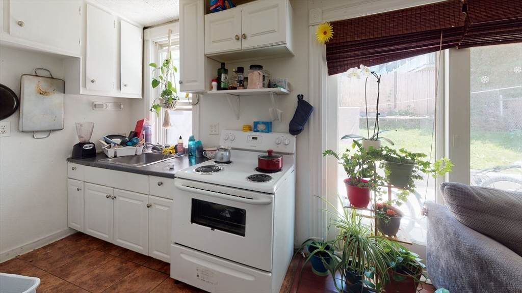 23 Endicott Ave - Photo 1