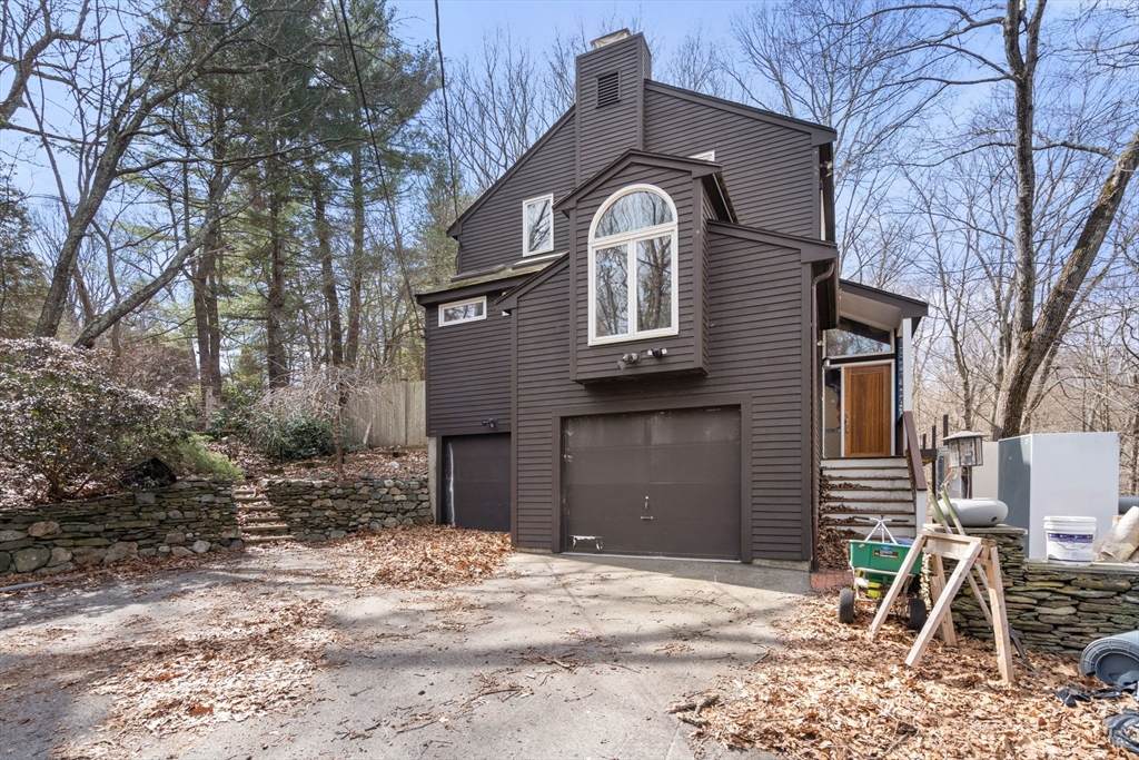 217 Summer St - Photo 1