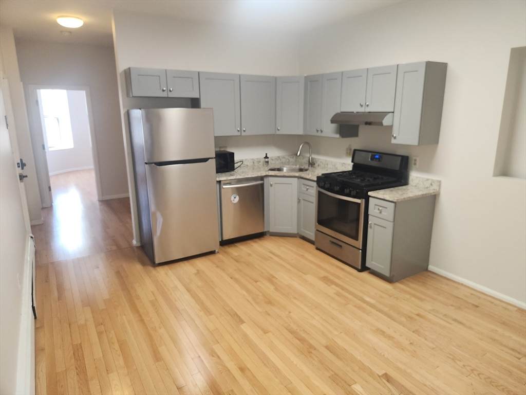 3148 Washington St - Photo 1