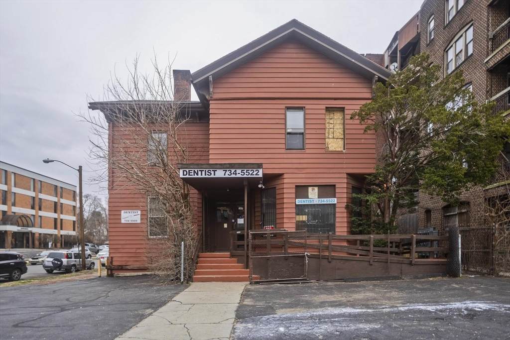 167 Maple St - Photo 1