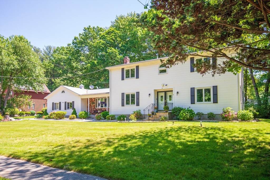 12 Tinkham Ave - Photo 1