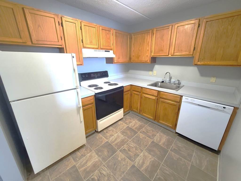 25 South Point Drive - Photo 1