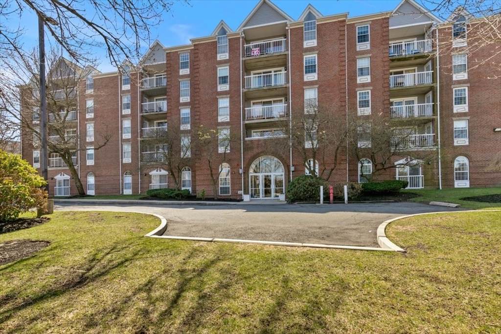 200 Captains Row - Photo 1