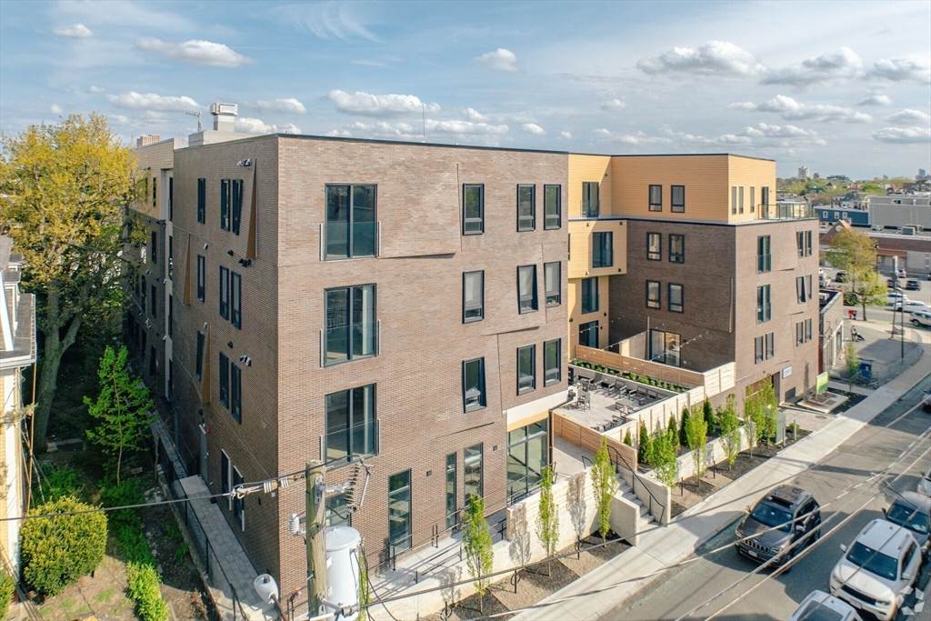 9 Central St - Photo 1