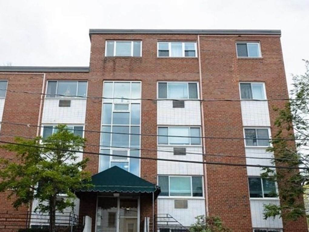 2 Larose Place - Photo 1