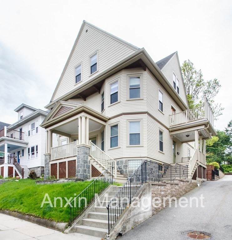33 Mapleton St - Photo 1