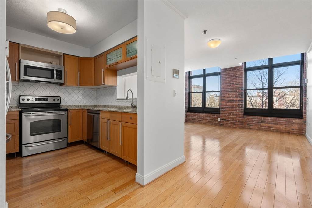150 Orleans St. - Photo 1