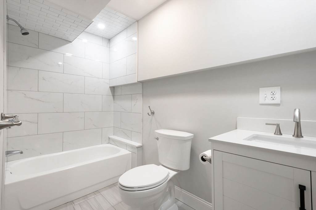 21 Jones Ave - Photo 1