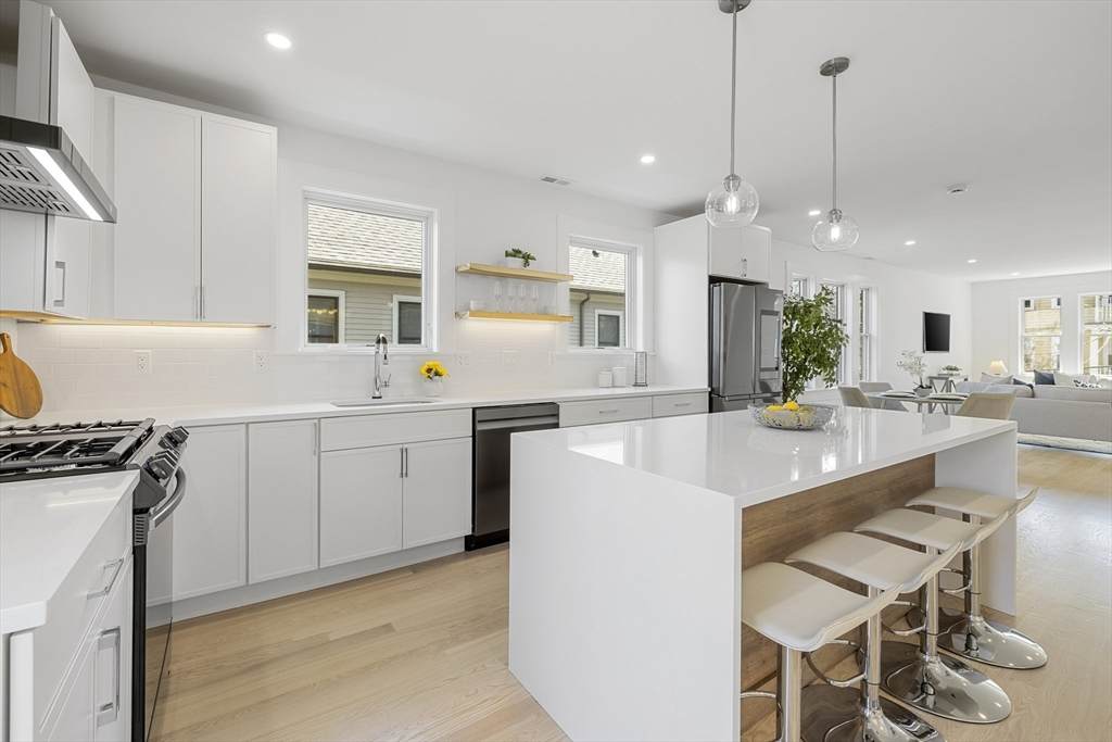 39 Seven Pines Ave - Photo 1