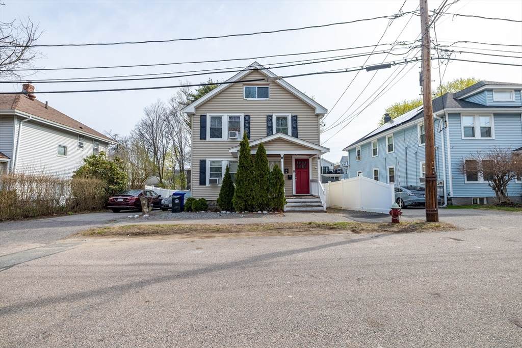 16 Concord Ave - Photo 1