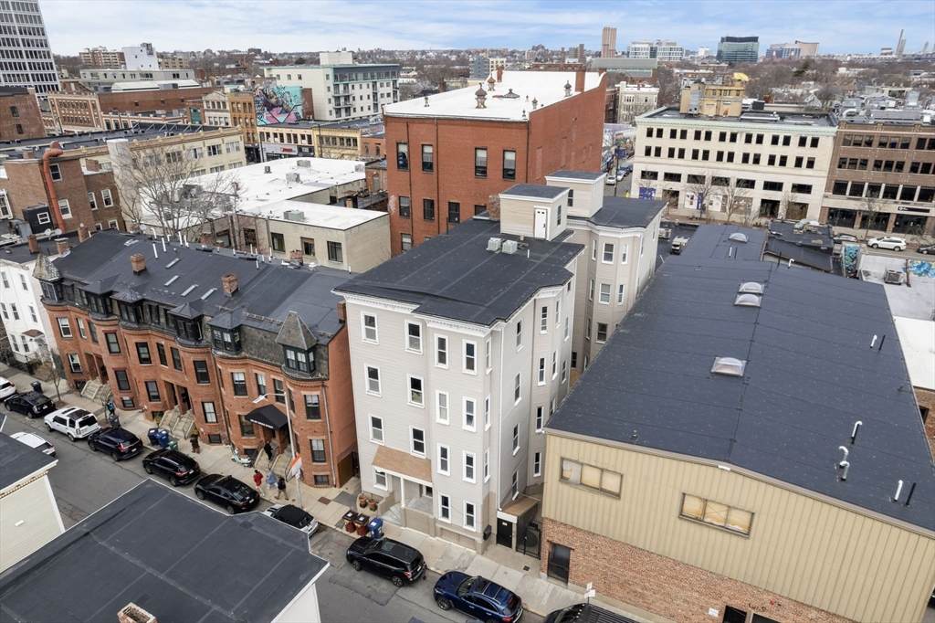 195 Green Street - Photo 1